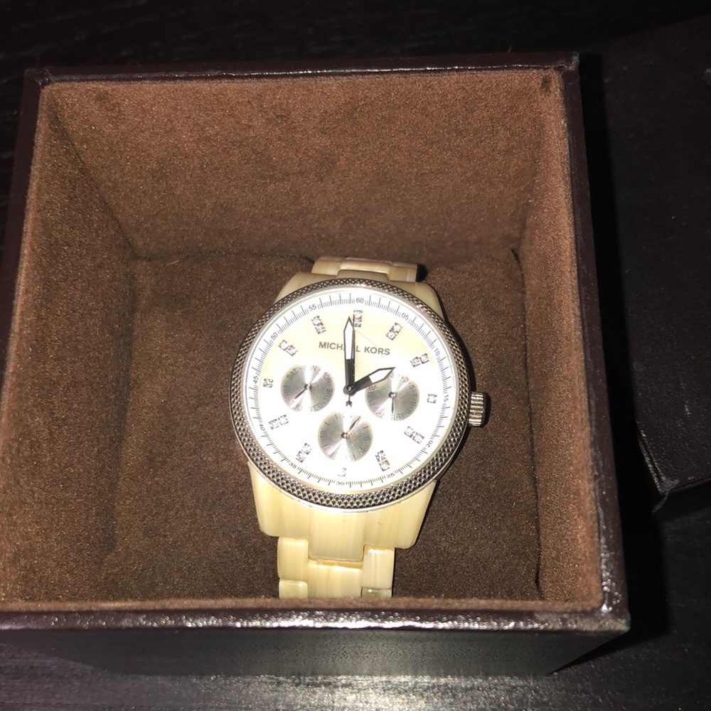 MK watch